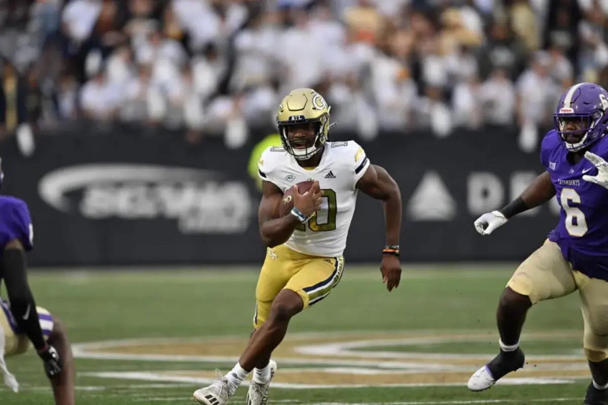 Georgia Tech quarterback Jeff Sims