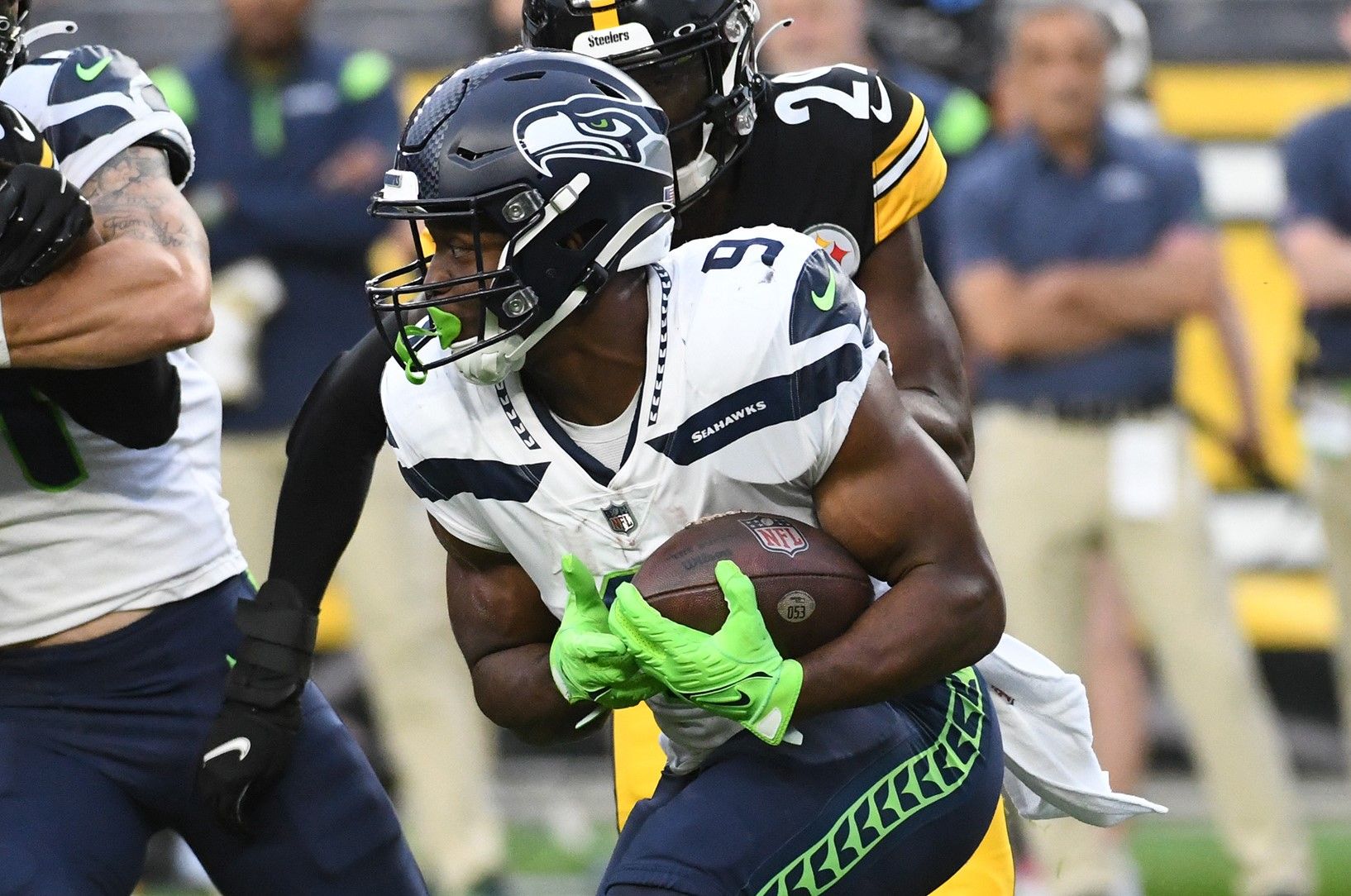 Ken Walker III, Damien Lewis Headline Inactives For Seahawks in Opener vs. Broncos - Vimarsana News