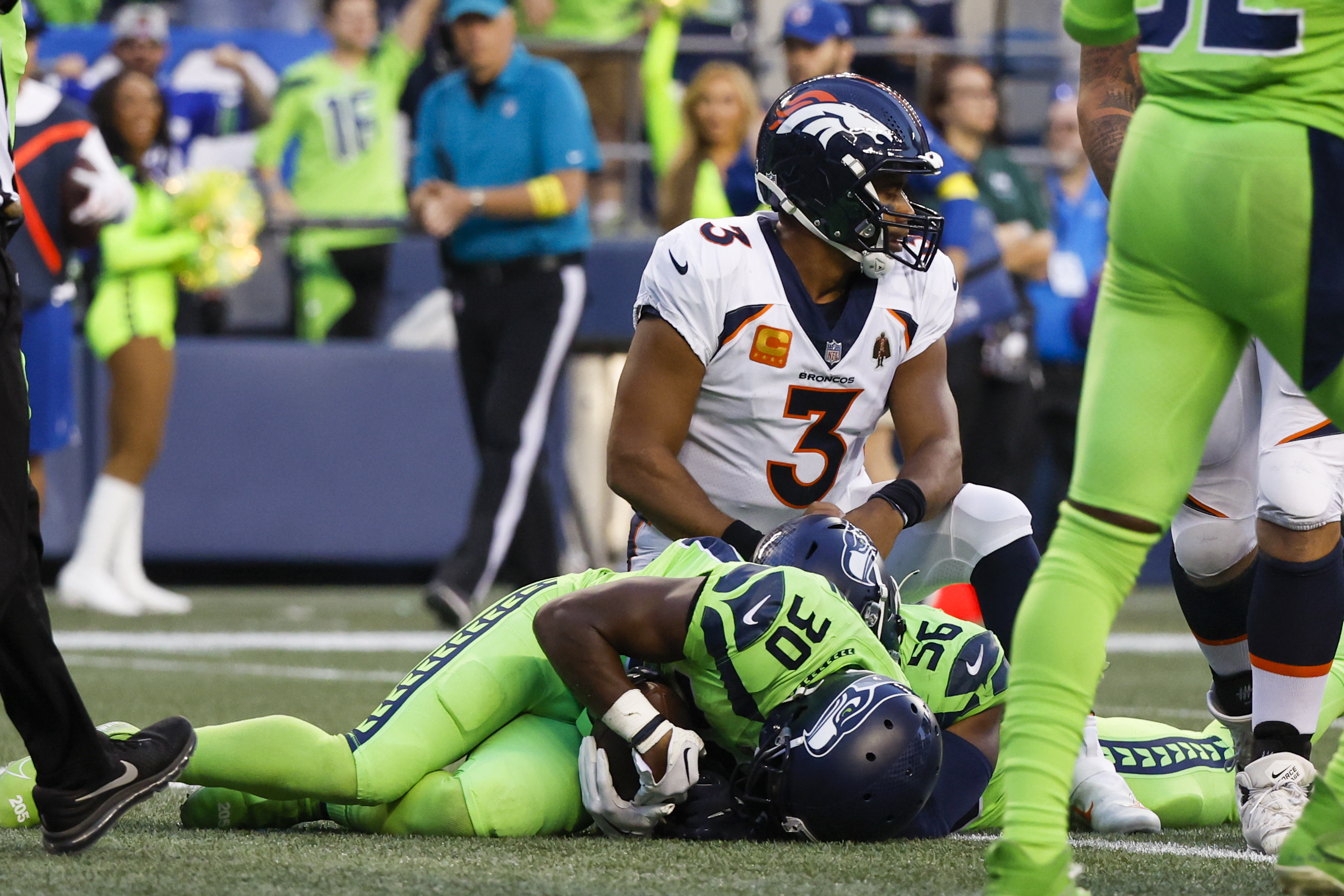 Seahawks Fans Boo Russell Wilson In Return To Seattle: ‘Uncalled For’ Says RG3