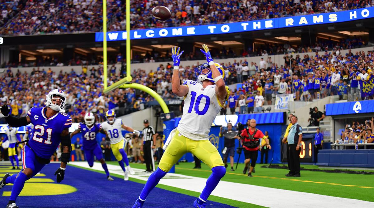 Sep 8, 2022; Inglewood, California, USA; Los Angeles Rams wide receiver Cooper Kupp (10) makes a touchdown catch in the second half against the Buffalo Bills at SoFi Stadium.