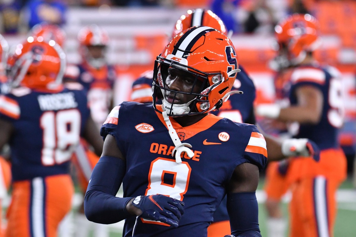 Nov 27, 2021; Syracuse, New York, USA; Syracuse Orange defensive back Garrett Williams (8) warms up before a game against the Pittsburgh Panthers at the Carrier Dome.