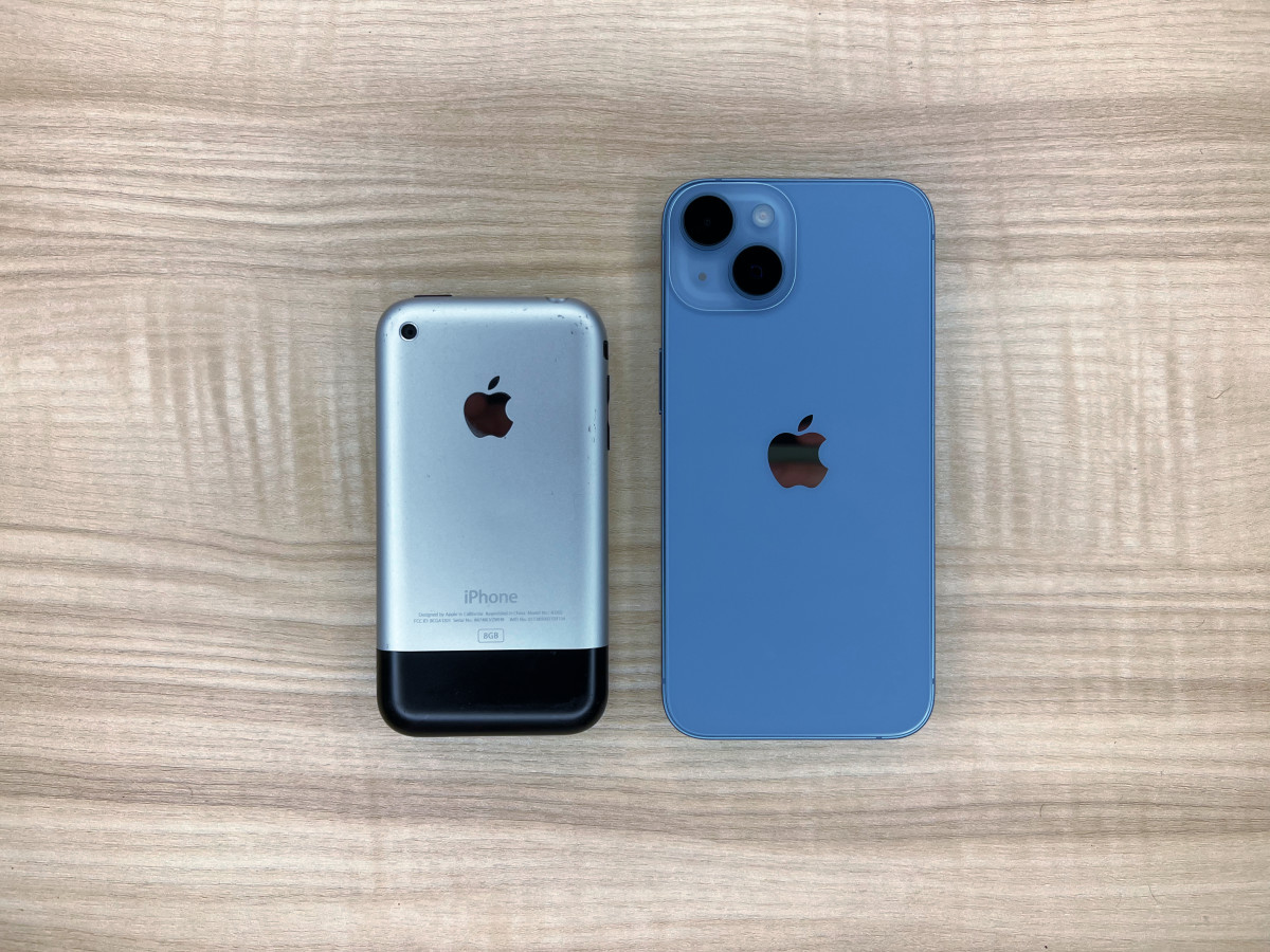 8-iphone 14 review, blue