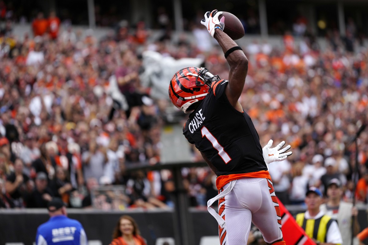 Sep 11, 2022; Cincinnati, Ohio, USA; Cincinnati Bengals wide receiver Ja'Marr Chase (1) makes a catch in the end zone but was ruled out of bounds during the fourth quarter of a Week 1 NFL football game against the Pittsburgh Steelers at Paycor Stadium. Mandatory Credit: Sam Greene-USA TODAY Sports