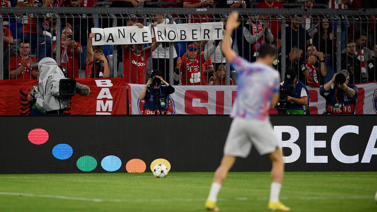 Robert Lewandowski returns to Bayern Munich as a Barcelona player