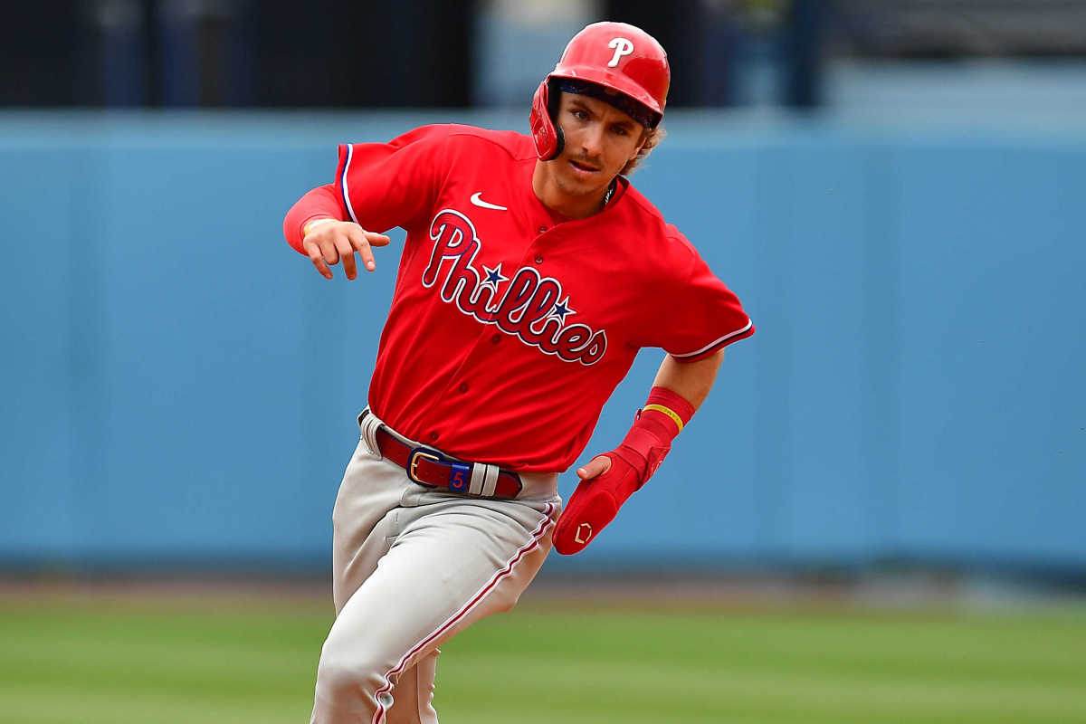 Philadelphia Phillies shortstop Bryson Stott runs toward third base at Dodger Stadium. 