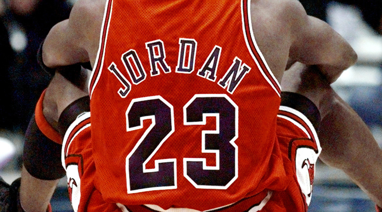 Le maillot Michael Jordan de la finale NBA 1998 atteint un prix record