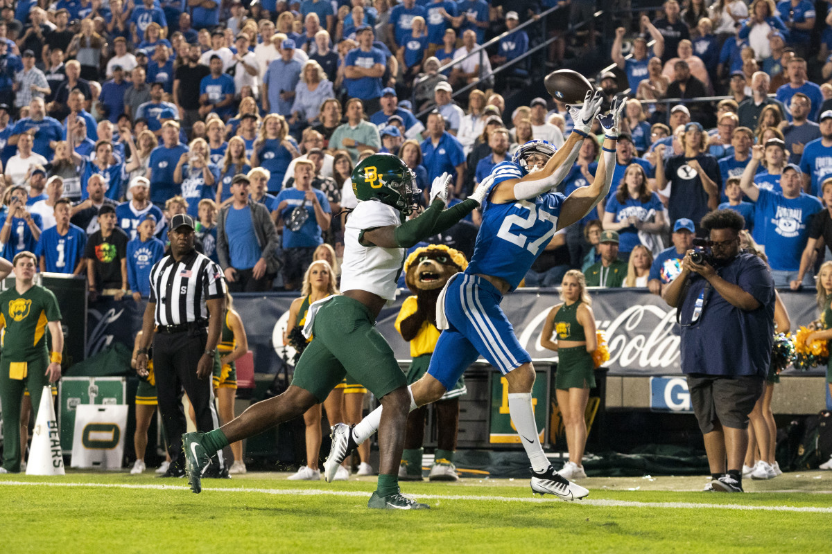 BYU wide receiver Chase Roberts hauls in a touchdown against the Baylor Bears in week 2. 