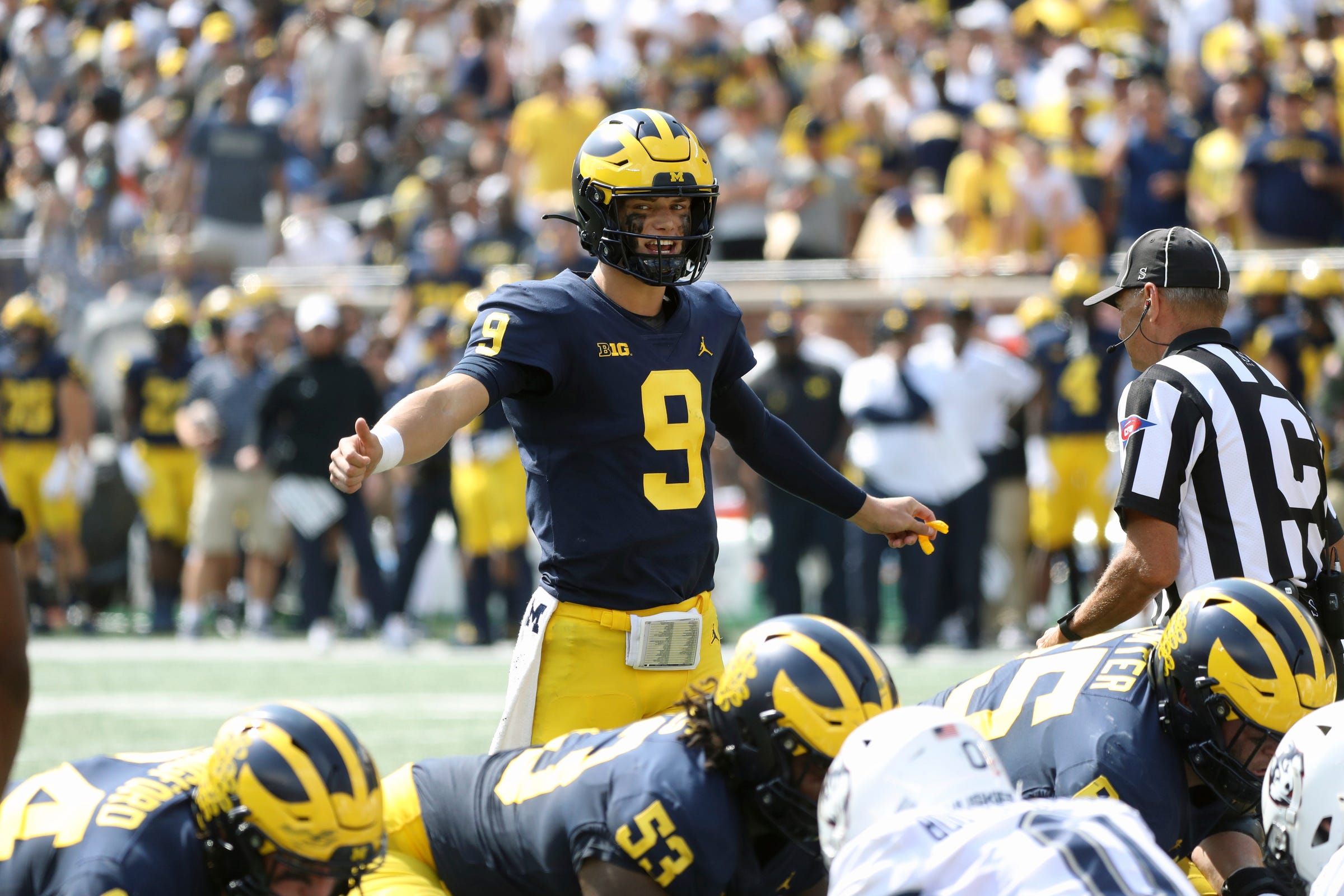 Michigan Wolverines Play Eight Quarterbacks in Win Over UConn