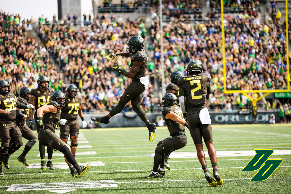 Oregon Players Celebrate BYU