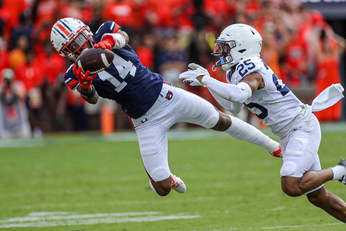 Landen King makes a catch vs Penn State.