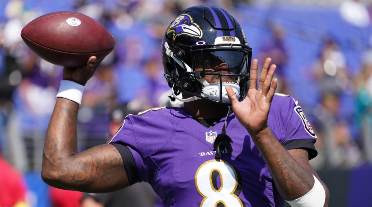 Baltimore Ravens quarterback Lamar Jackson (8) warms up prior to the game against the Miami Dolphins on Sept. 18, 2022.