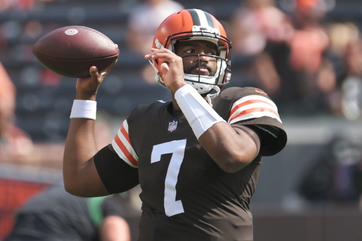 Sep 18, 2022; Cleveland, Ohio, USA; Cleveland Browns quarterback Jacoby Brissett (7) warms up before the game between the Browns and the New York Jets at FirstEnergy Stadium. Mandatory Credit: Ken Blaze-USA TODAY Sports