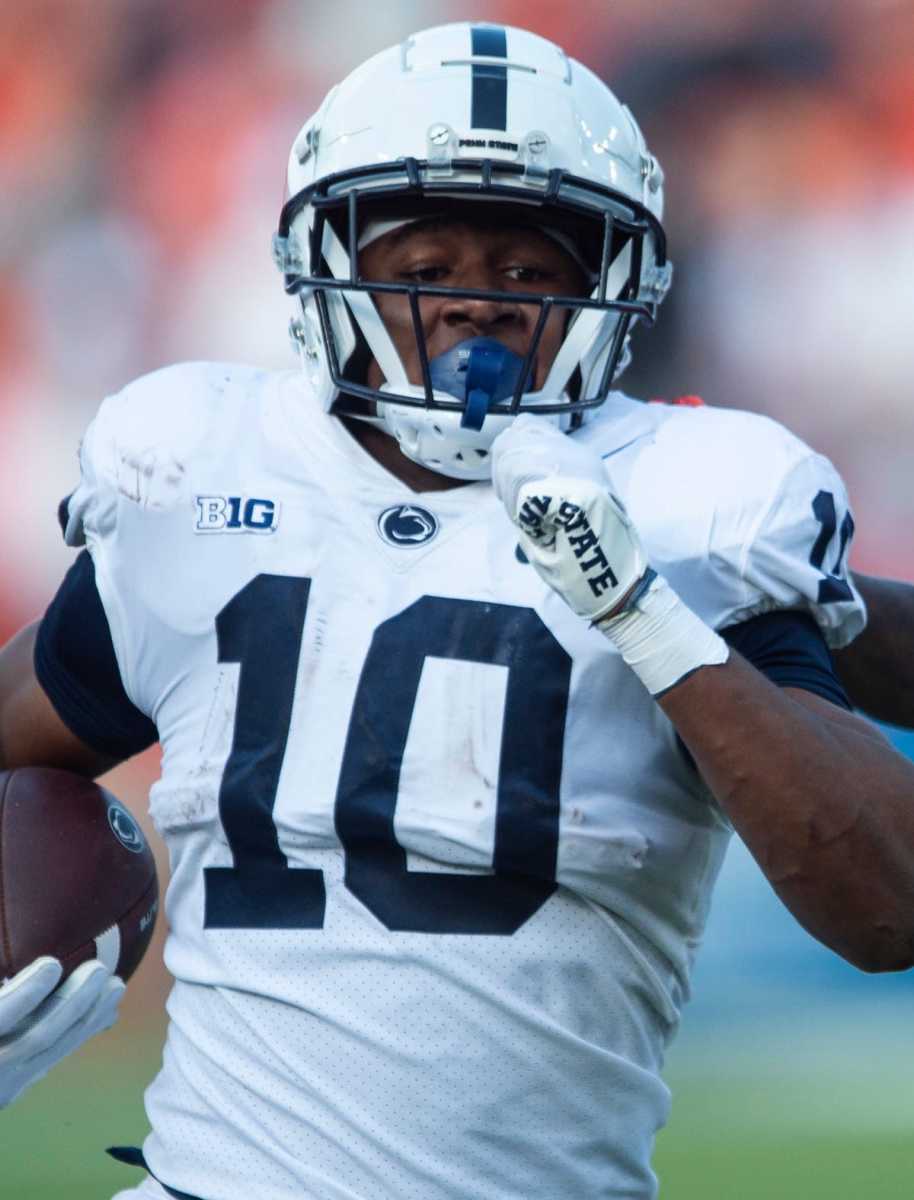 Penn State Nittany Lions running back Nicholas Singleton (10) runs the ball as Auburn Tigers take on Penn State Nittany Lions at Jordan-Hare Stadium in Auburn, Ala., on Saturday, Sept. 17, 2022