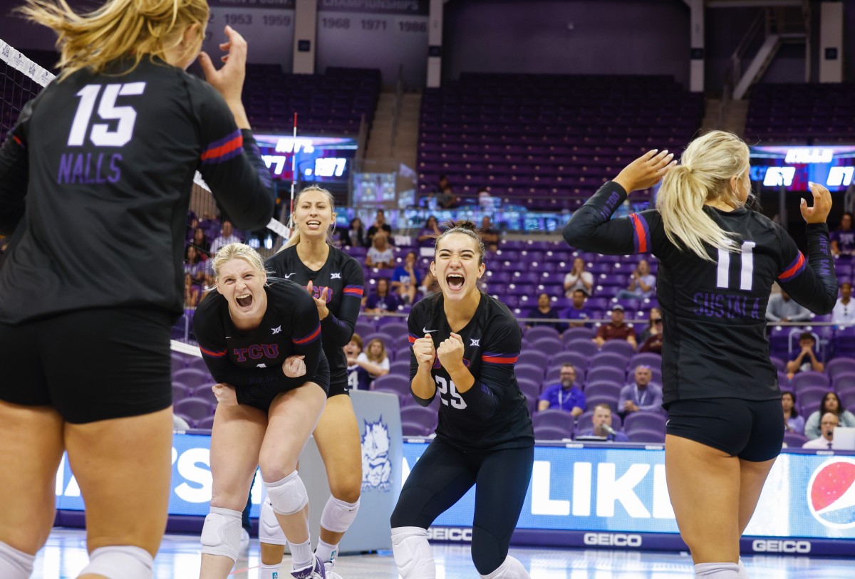 TCU Women's Volleyball Frogs Win 2 of 3 in the Horned Frog