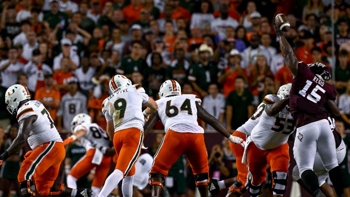 Miami Hurricanes, Tyler Van Dyke Must Create More Big Passing Plays