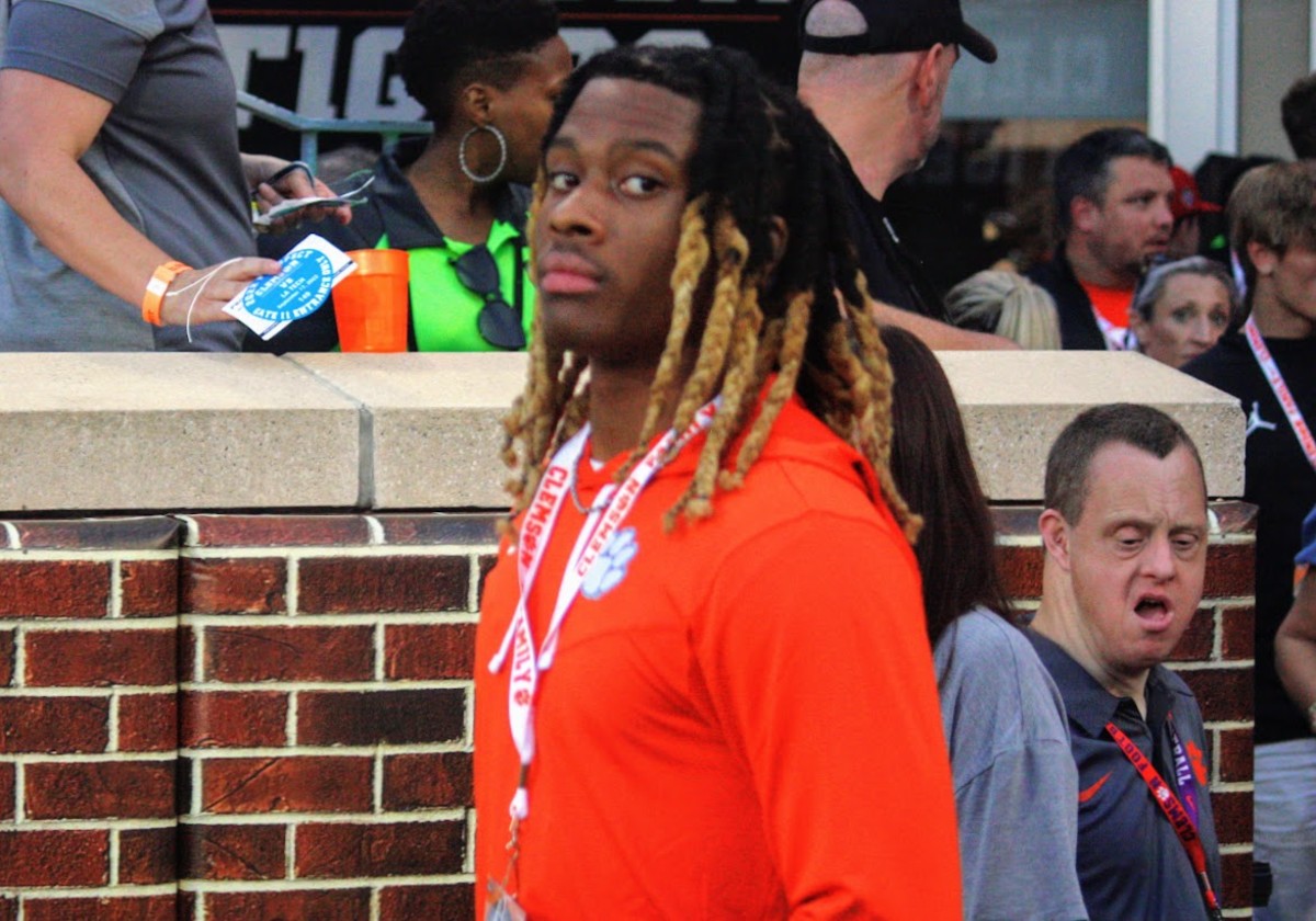 2024 WR David Washington Jr. Calls Clemson Tigers' Visit 'Amazing