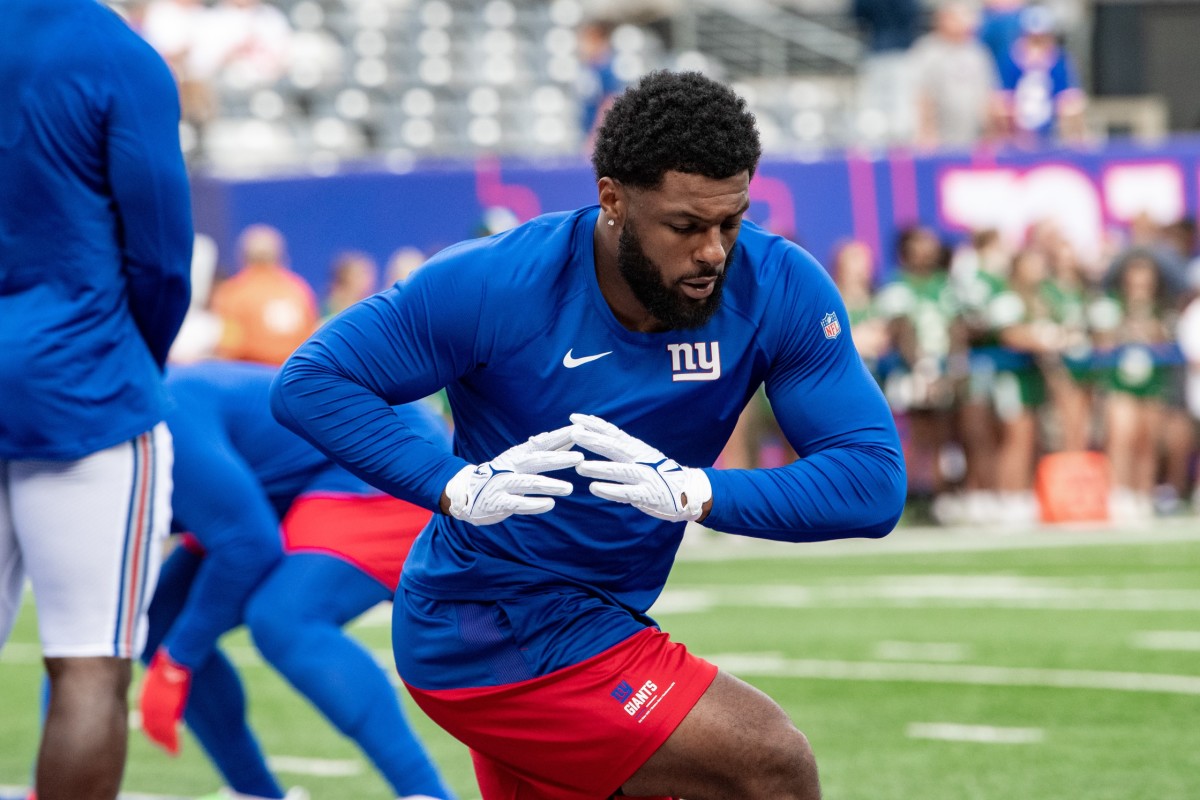 Aug 21, 2022; East Rutherford, New Jersey, USA; New York Giants defensive end Kayvon Thibodeaux (5) warms up prior to the preseason game against the Cincinnati Bengals at MetLife Stadium.