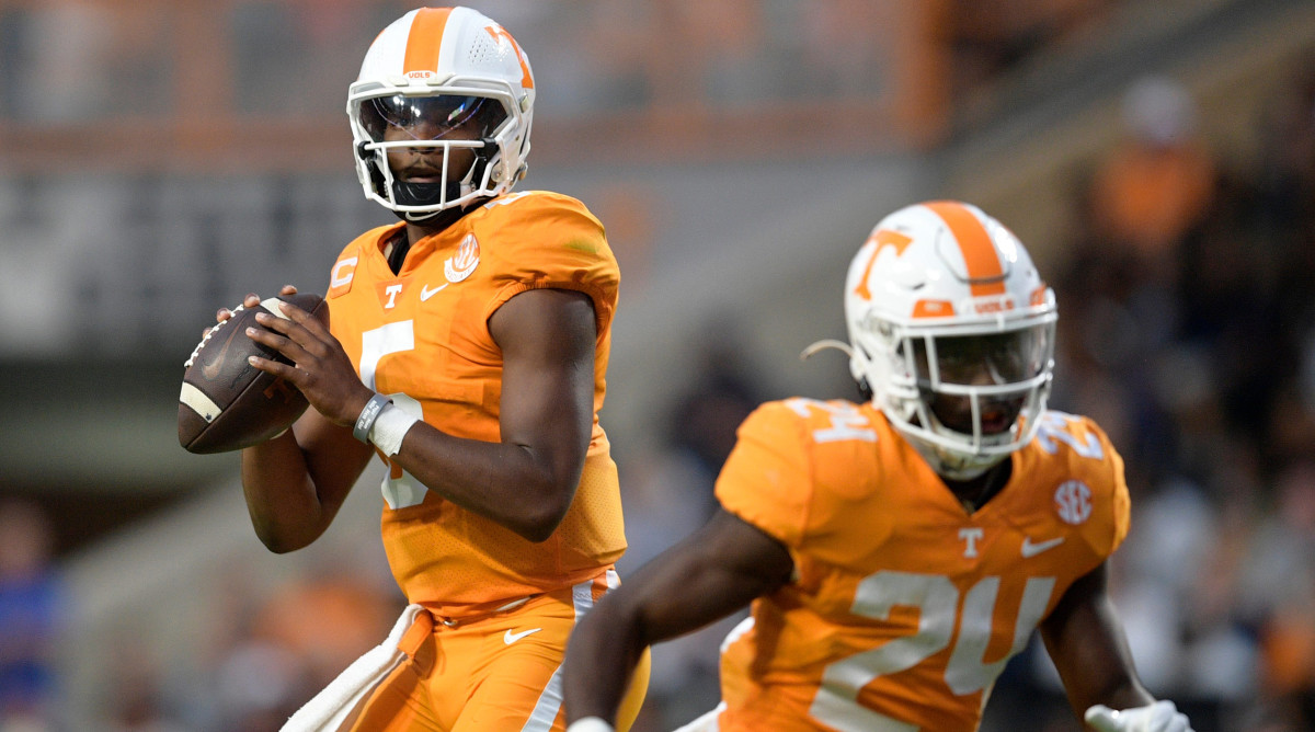Tennessee quarterback Hendon Hooker looks to pass during Tennessee’s football game against Akron.