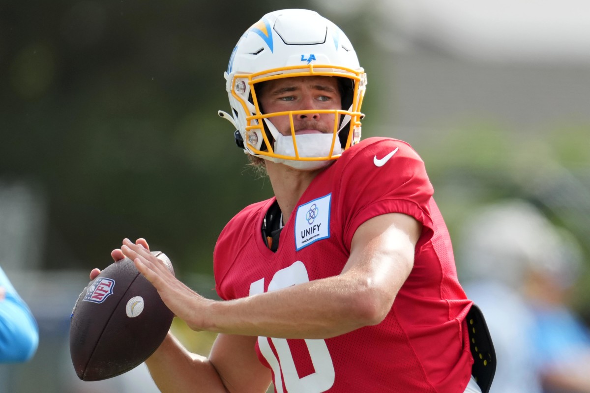 Chargers QB Justin Herbert Shows Signs of Improvement During Thursday’s Practice as He Works Through Rib Injury