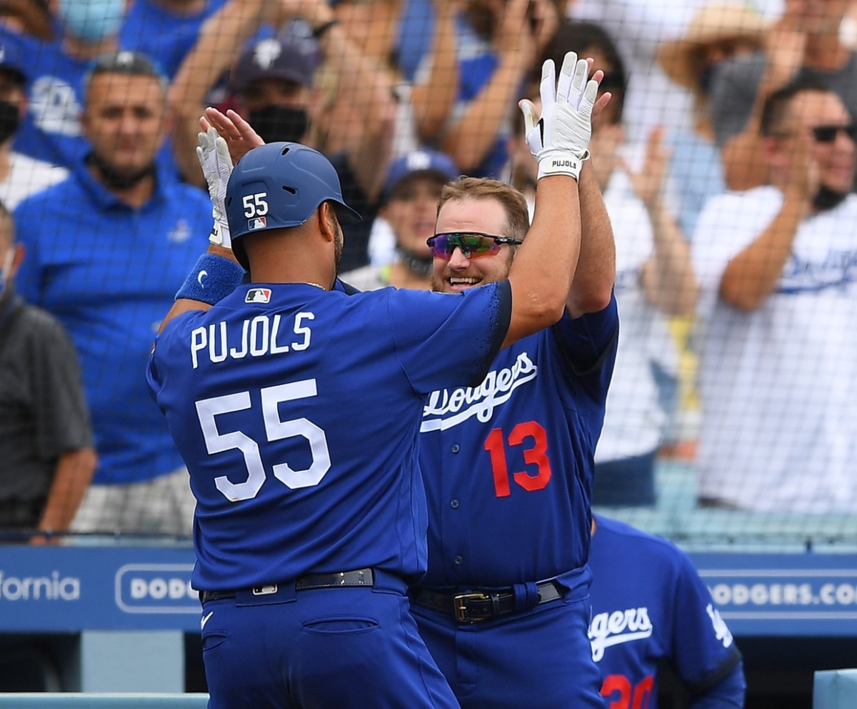 Dodgers: Max Muncy Hopeful Albert Pujols can Hit No. 700 in LA