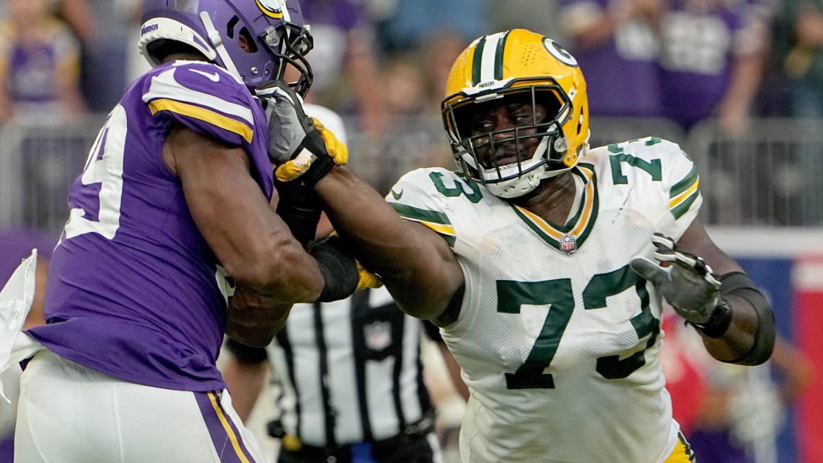 Packers offensive tackle Yosh Nijman blocks Danielle Hunter during Week 1 at the Vikings. (Photo by Mark Hoffman/USA Today Sports)