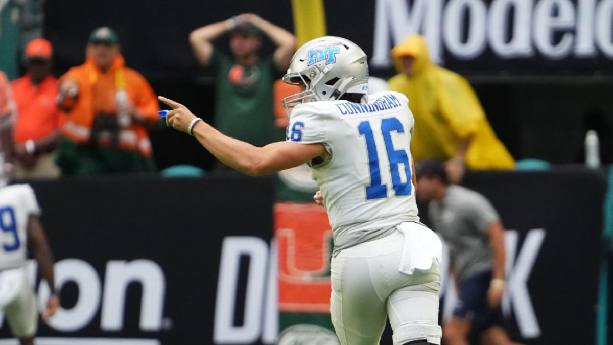 Quarterback Change Made, Hurricanes Washed by Middle Tennessee State