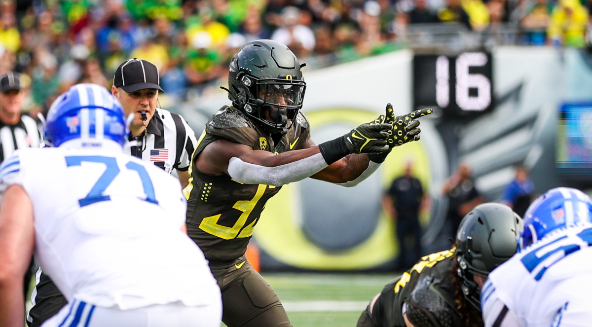 Oregon Ducks linebacker Jeffrey Bassa against the BYU Cougars. 