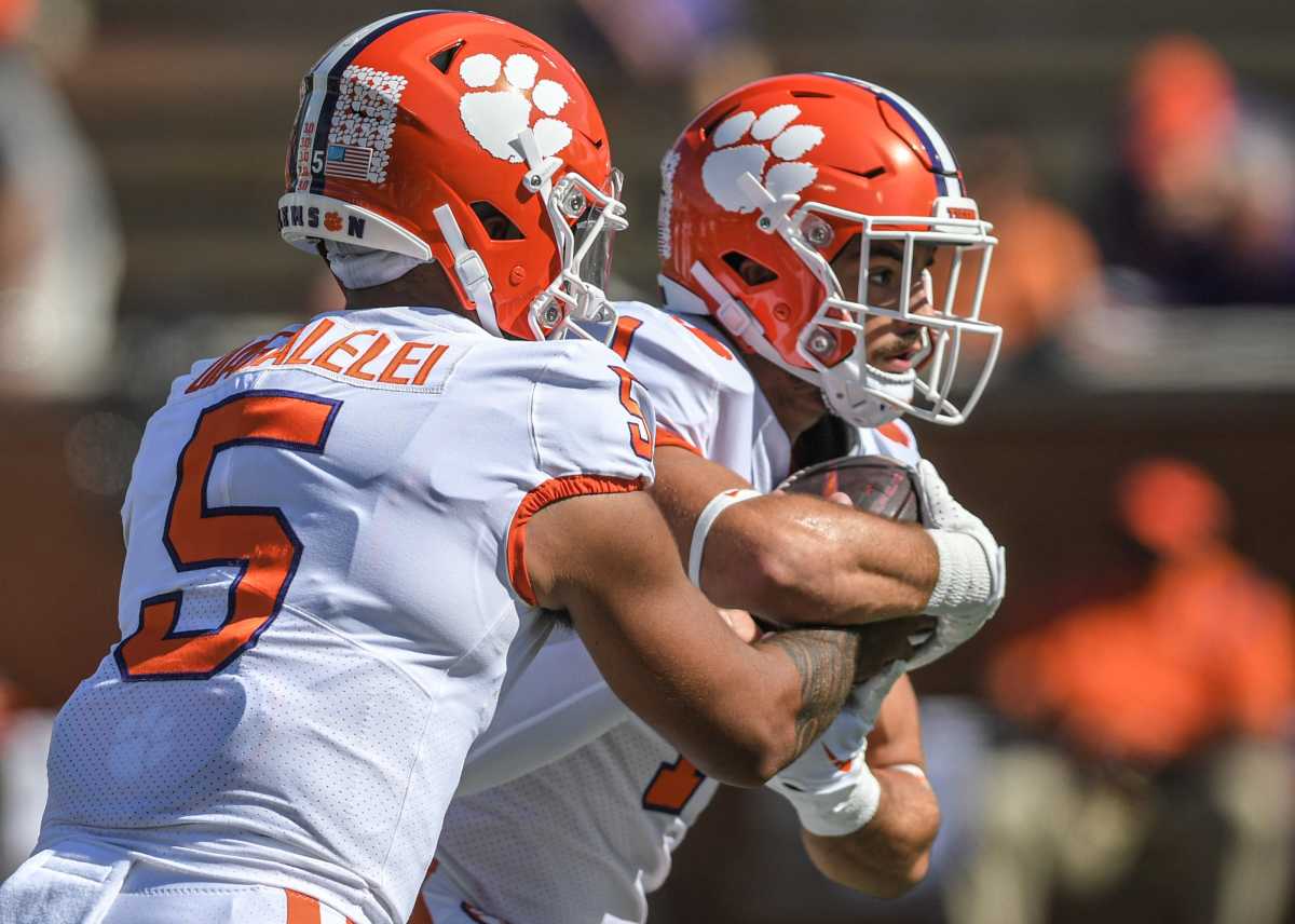 Watch: Will Shipley Goes for 53 yards - Sports Illustrated Clemson