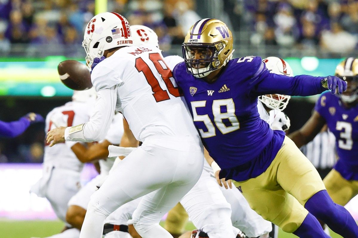 Zion Tupuola-Fetui drew his first start of the season against Stanford.