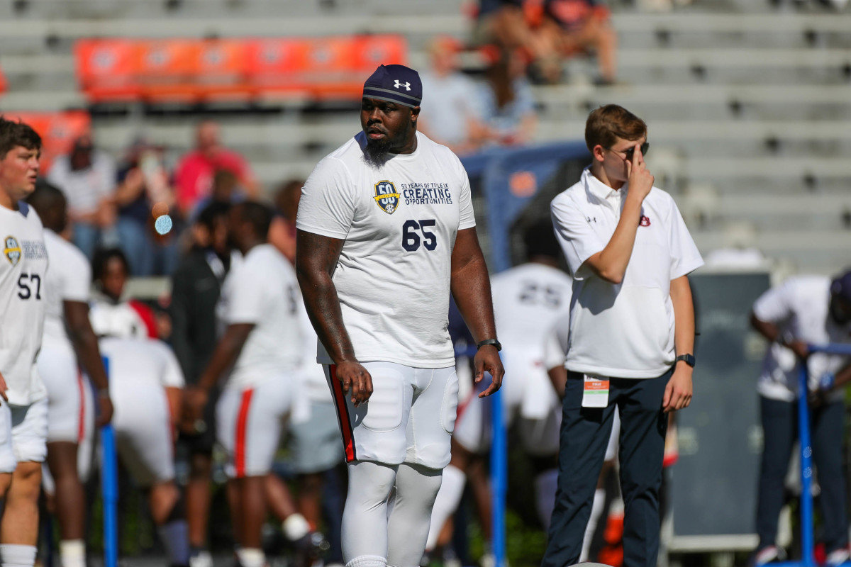 Alec Jackson during warmups vs Missouri.