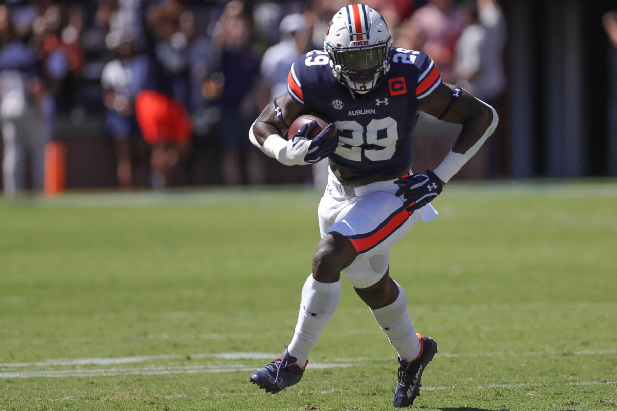 Derick Hall projected firstround pick in Mel Kiper's latest mock draft