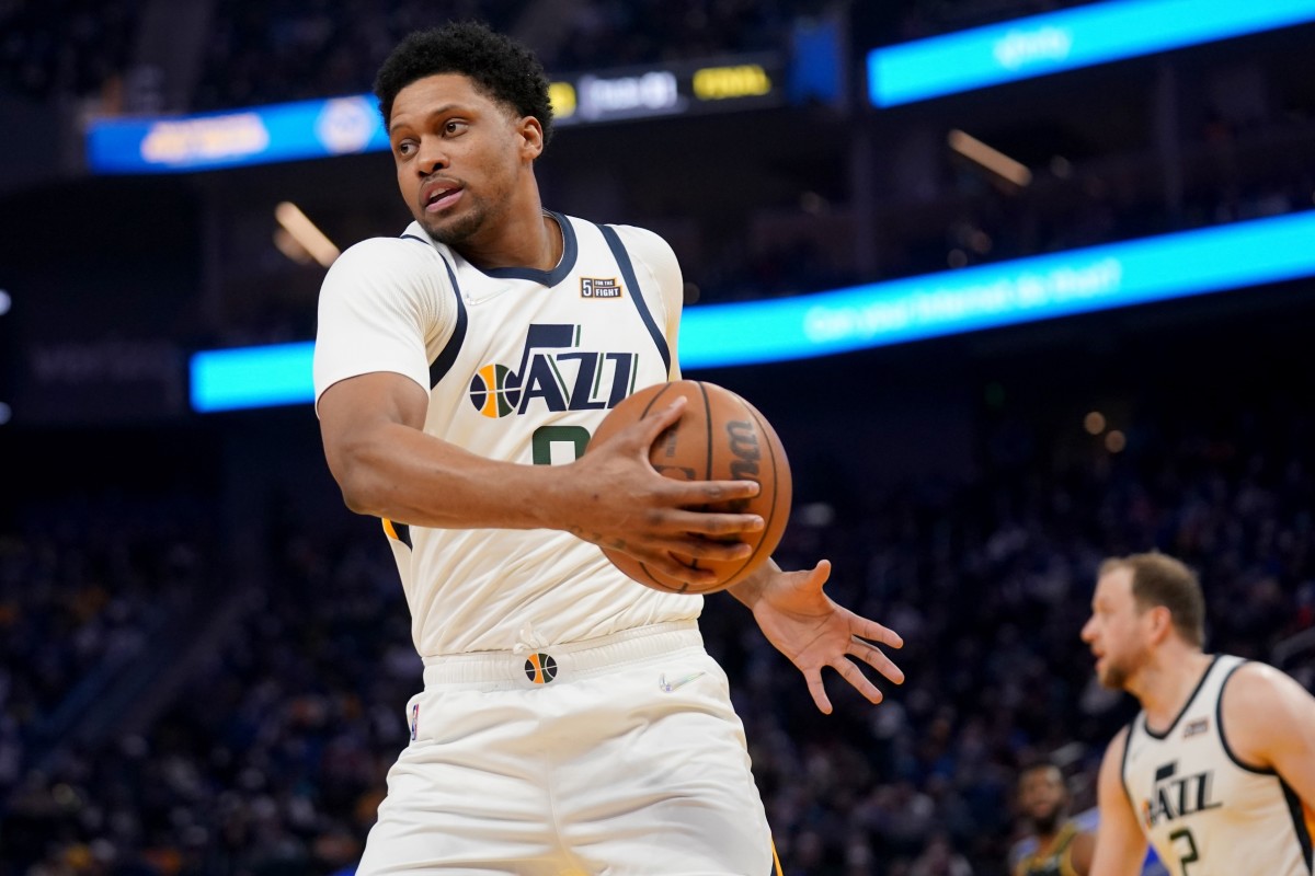 Utah Jazz forward Rudy Gay (8) holds onto a rebound against the Golden State Warriors in the first quarter at the Chase Center.