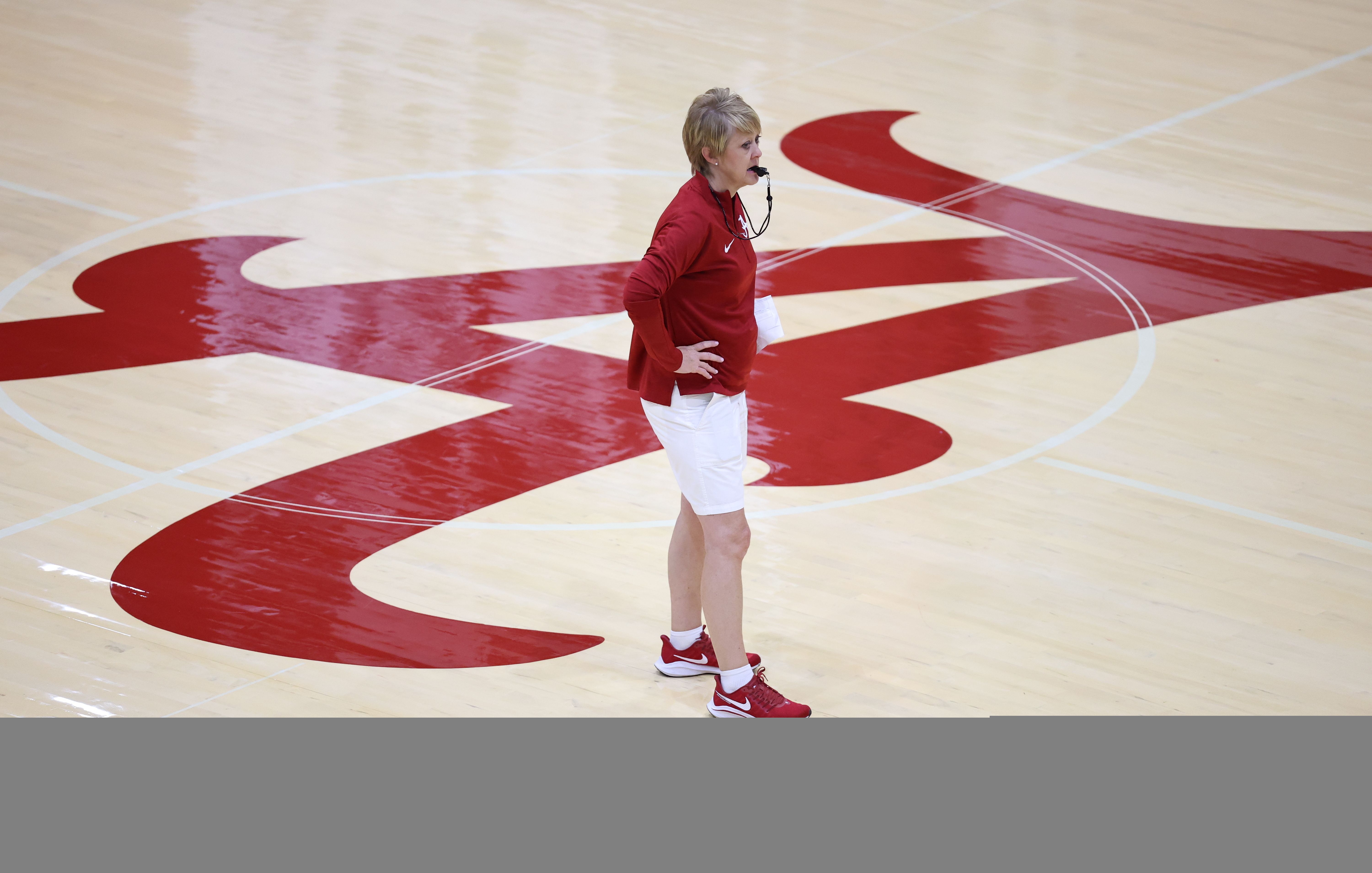 Kristy Curry: Ten Years in Tuscaloosa - Vimarsana News