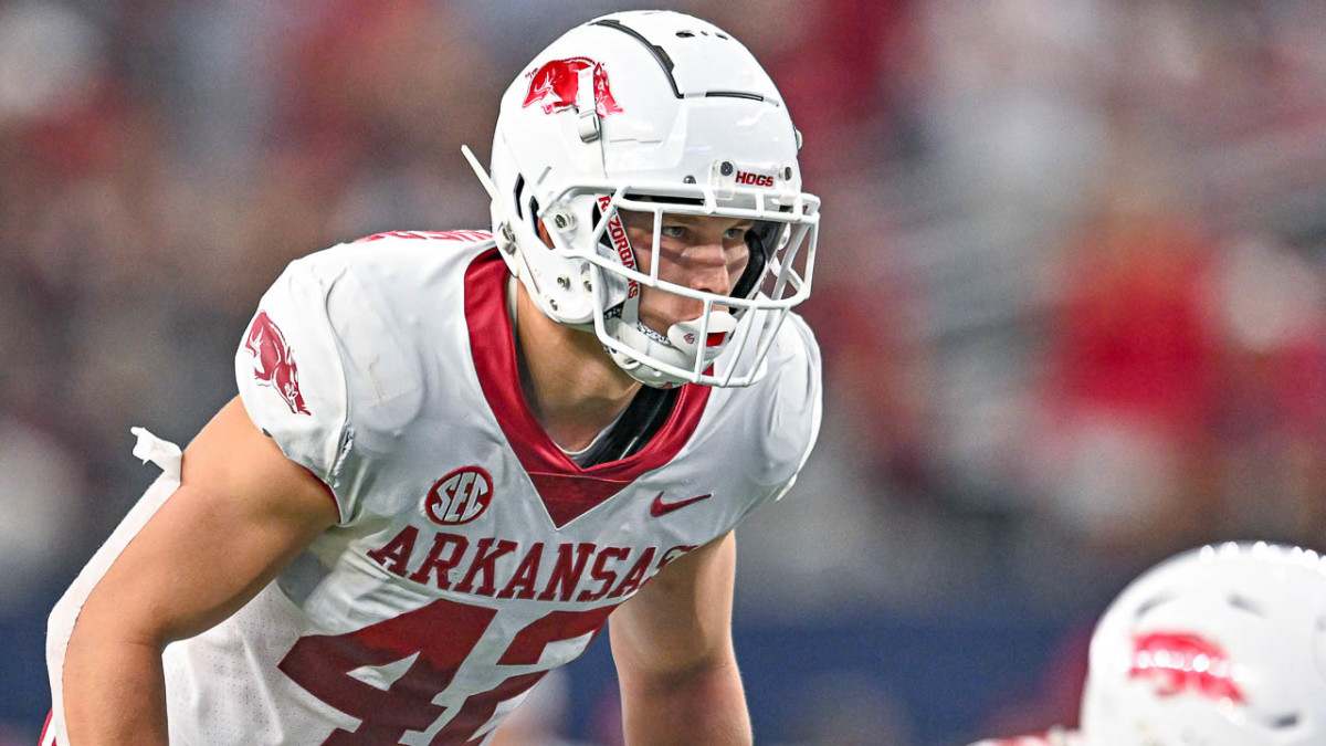 The Biggest Play Drew Sanders Made for the Razorbacks All Season