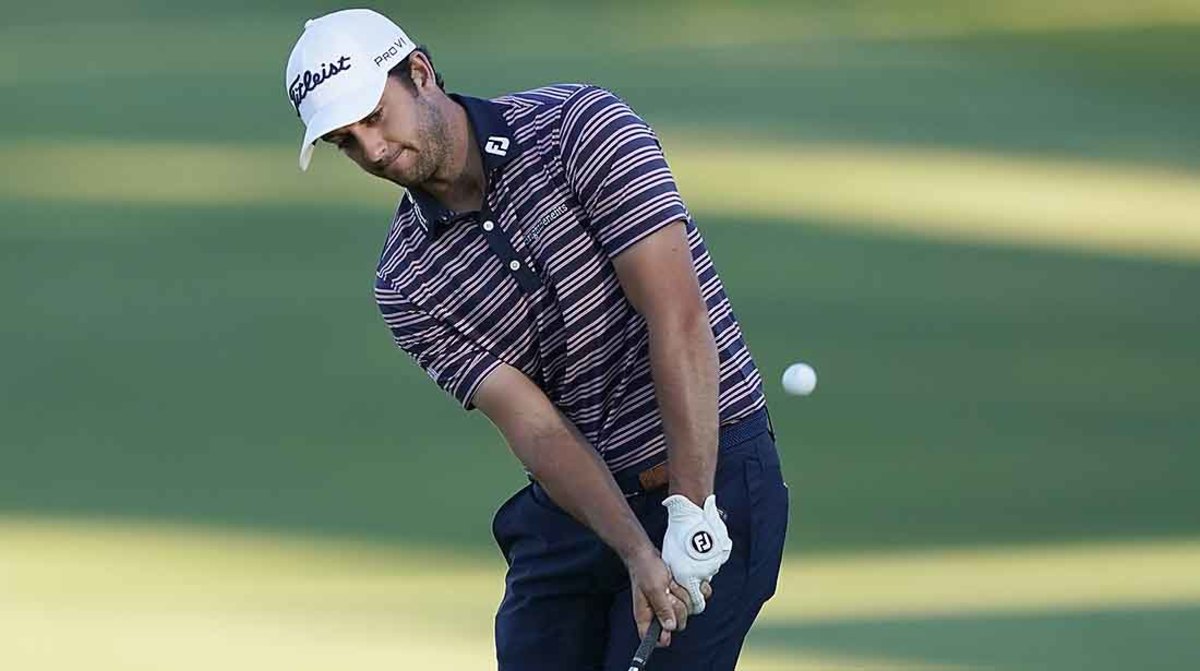 Davis Riley chips in the first round of the 2022 Sanderson Farms Championship.