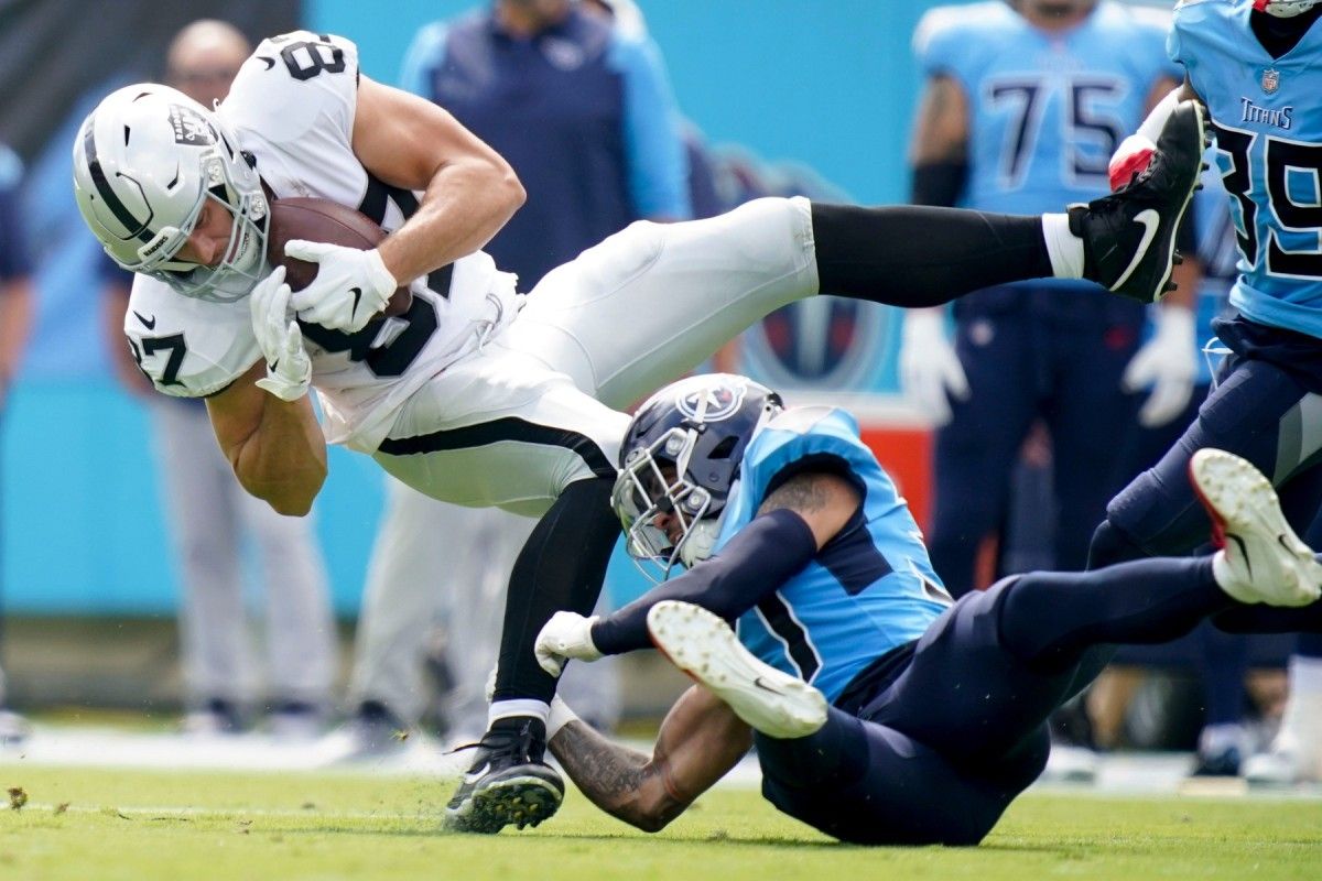 Las Vegas Raiders WR Hunter Renfrow and TE Foster Moreau OUT - Vimarsana News