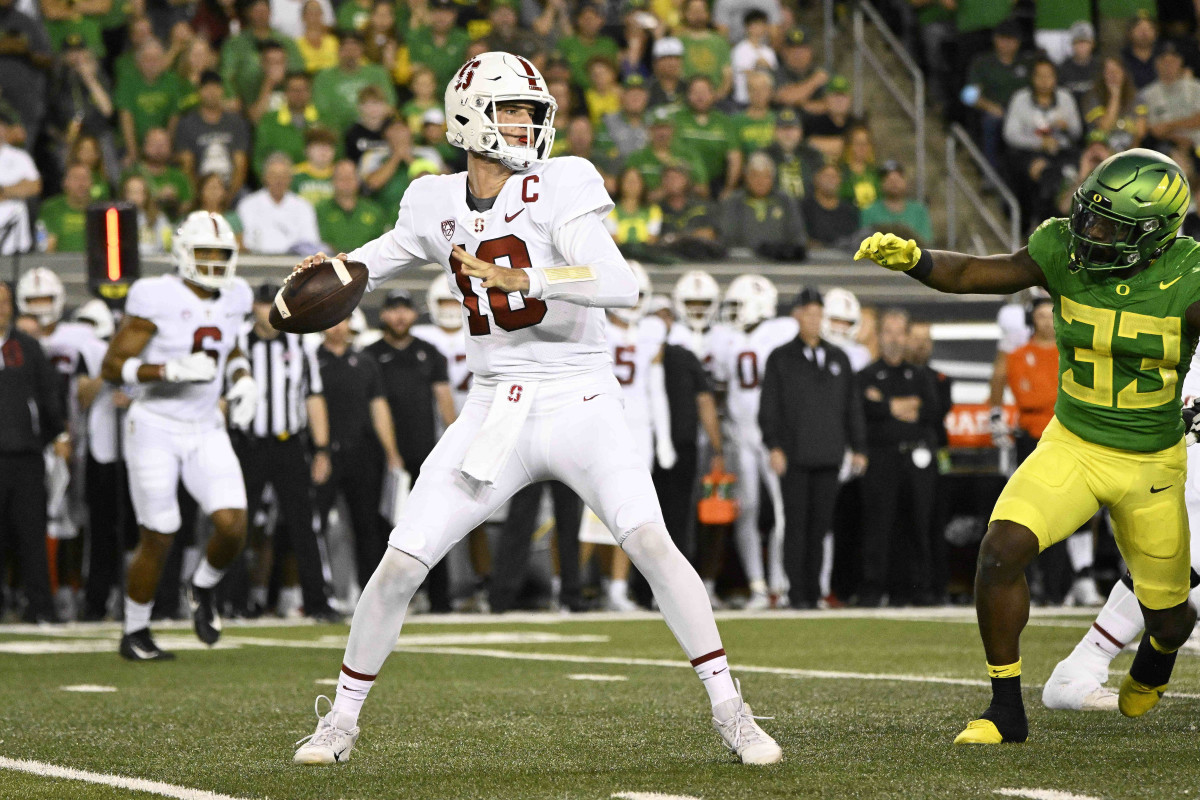 Stanford Cardinal quarterback Tanner McKee (18) throws a pass during the first half against the Oregon Ducks at Autzen Stadium.