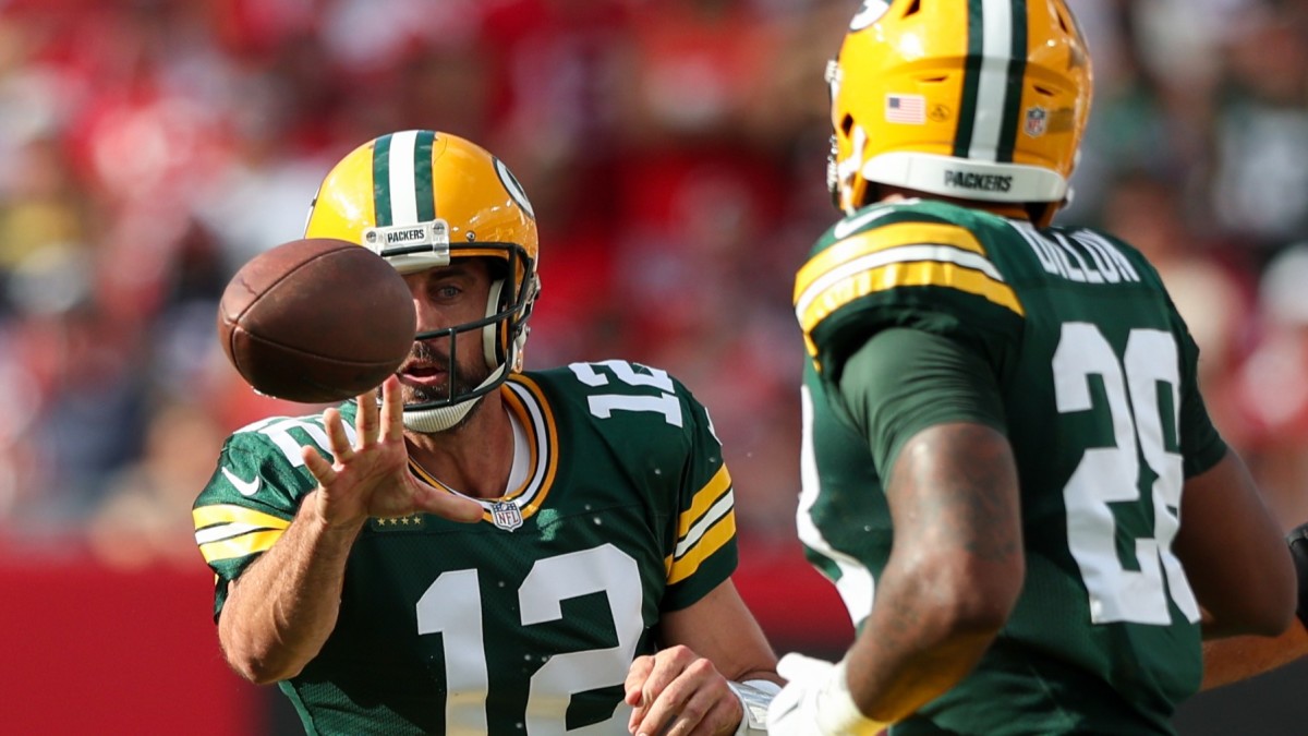 Long Story Short: Packers Have Dink-and-Dunk Offense