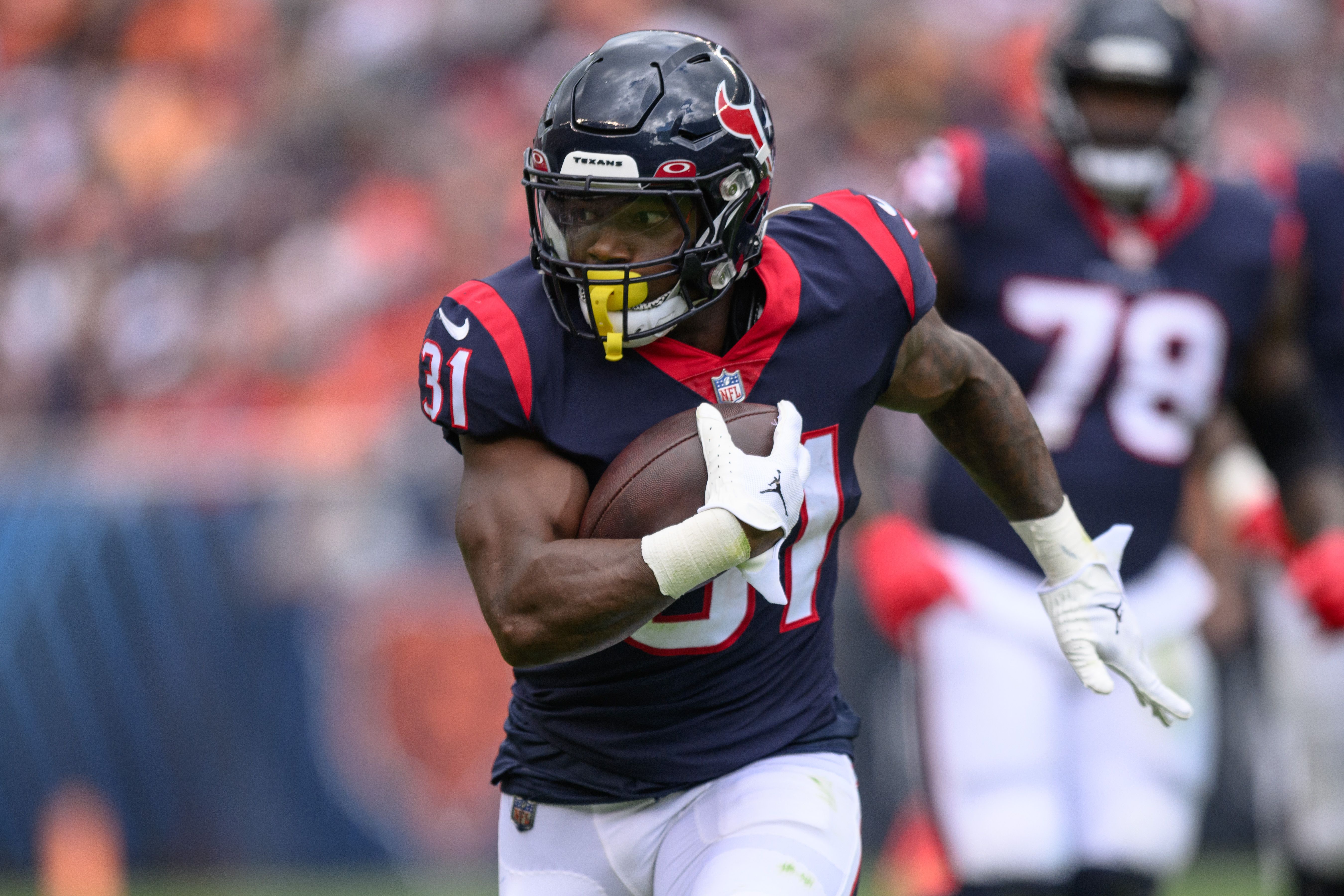 WATCH: Houston Texans Rookie RB Dameon Pierce Scores 75-Yard Touchdown vs. Los Angeles Chargers - Sports Illustrated Houston Texans News, Analysis and More - Vimarsana News