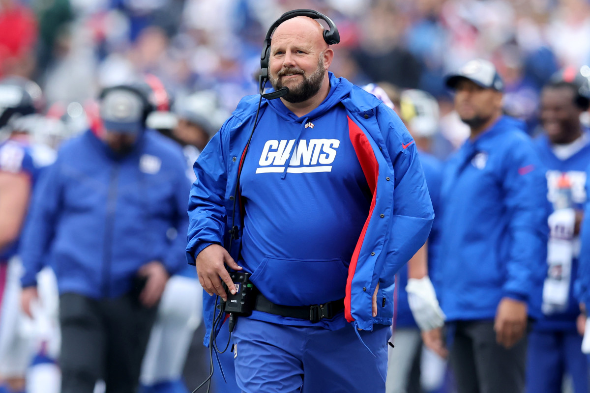 New York Giants head coach Brian Daboll reacts as he coaches against the Chicago Bears during the second quarter at MetLife Stadium.
