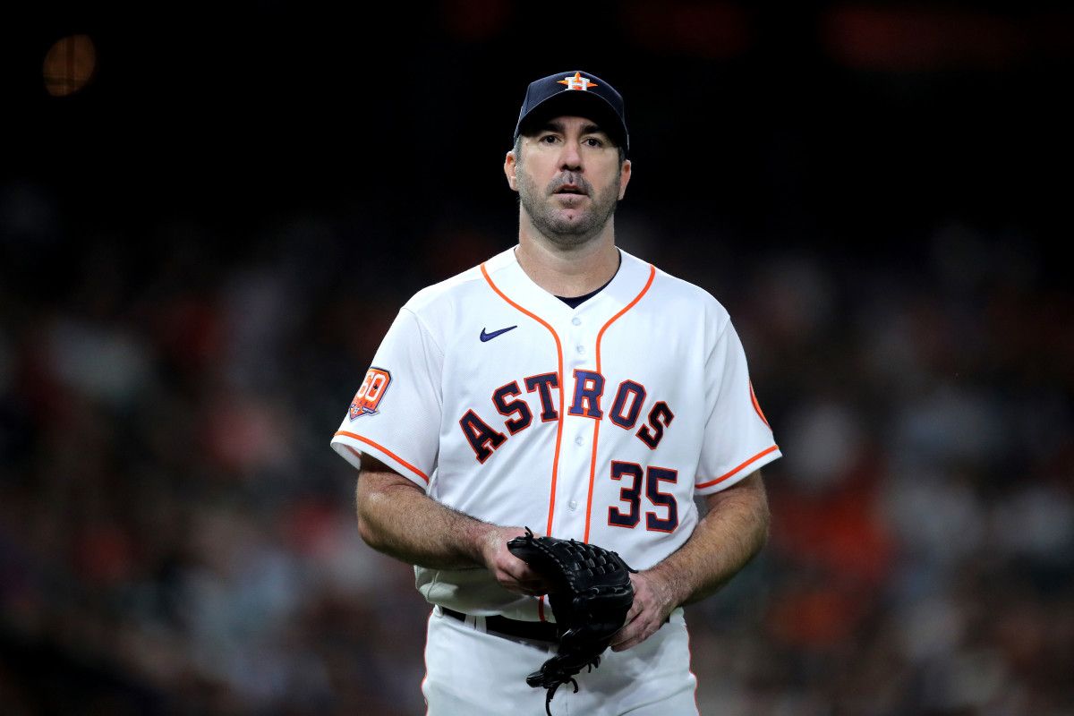 Verlander heads to the dugout after retiring the side.