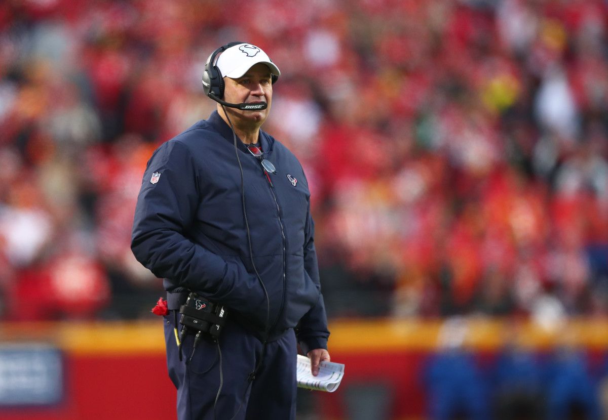 Bill O'Brien coaches a game with the Houston Texans