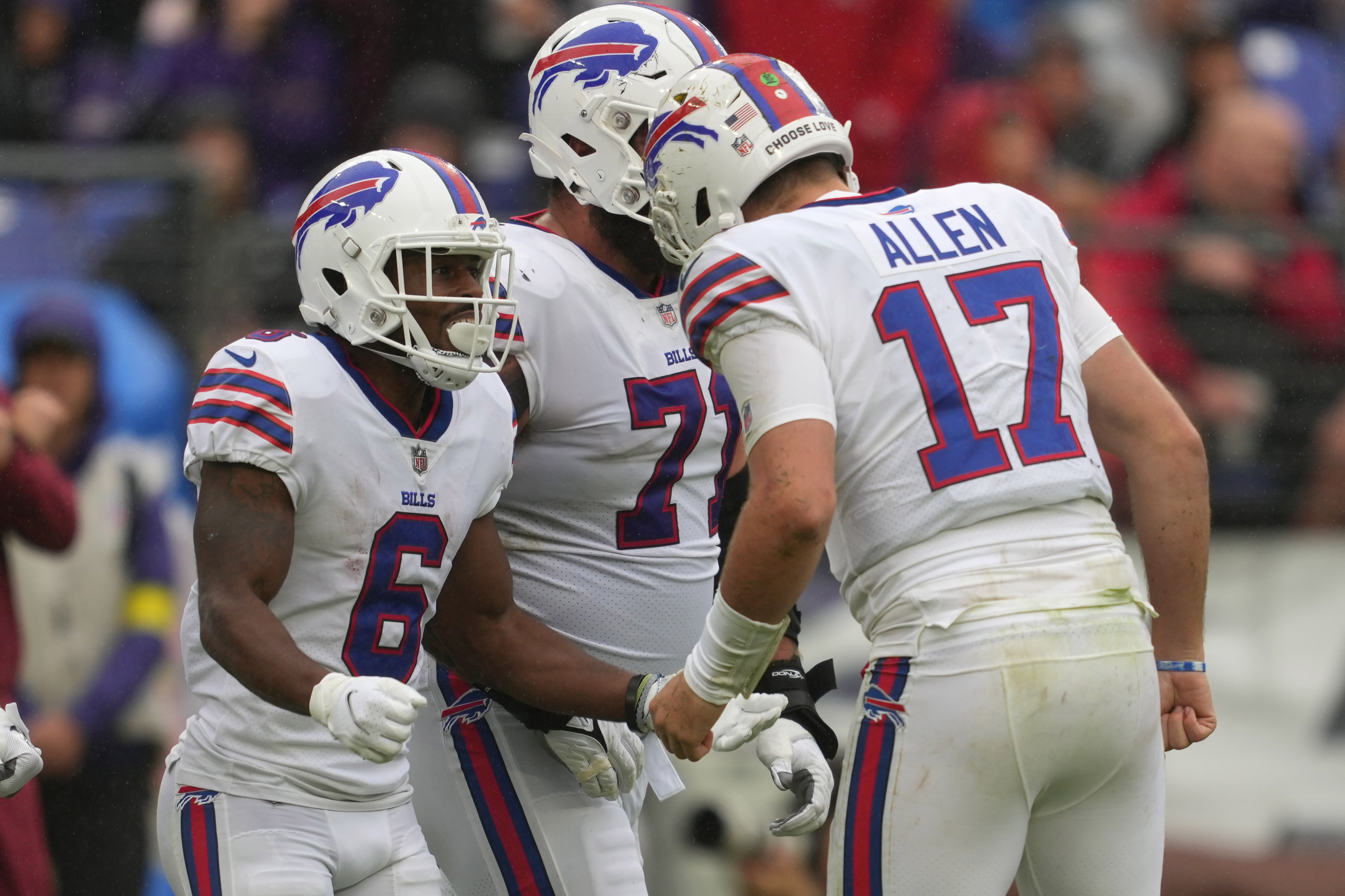 'Chin Up, Chest Out!': Battle Scars Had Bills 'Expect' Second-Half Comeback vs. Ravens - Sports Illustrated