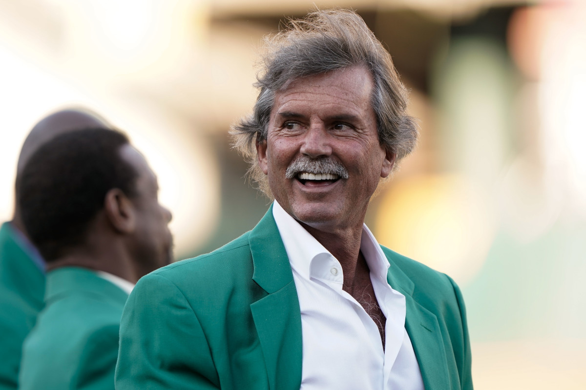 Dennis Eckersley puts bow on 20-year run in Boston Red Sox booth