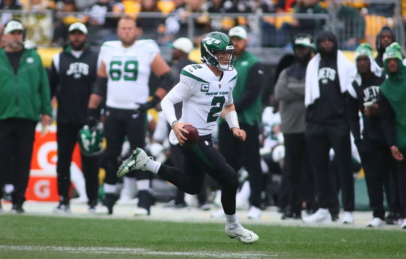 New York Jets QB Zach Wilson Limited in Practice With Ankle Injury