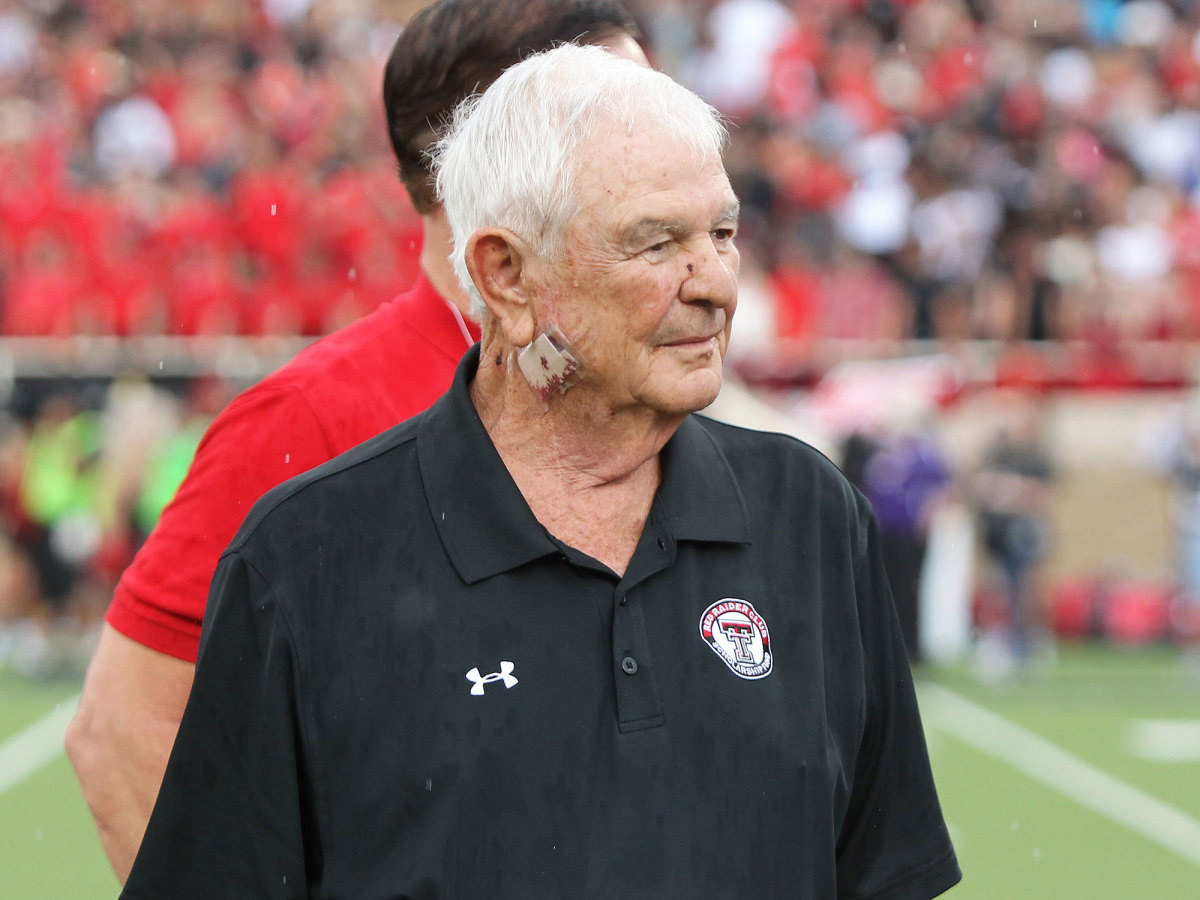 Spike Dykes is honored on the field at Texas Tech