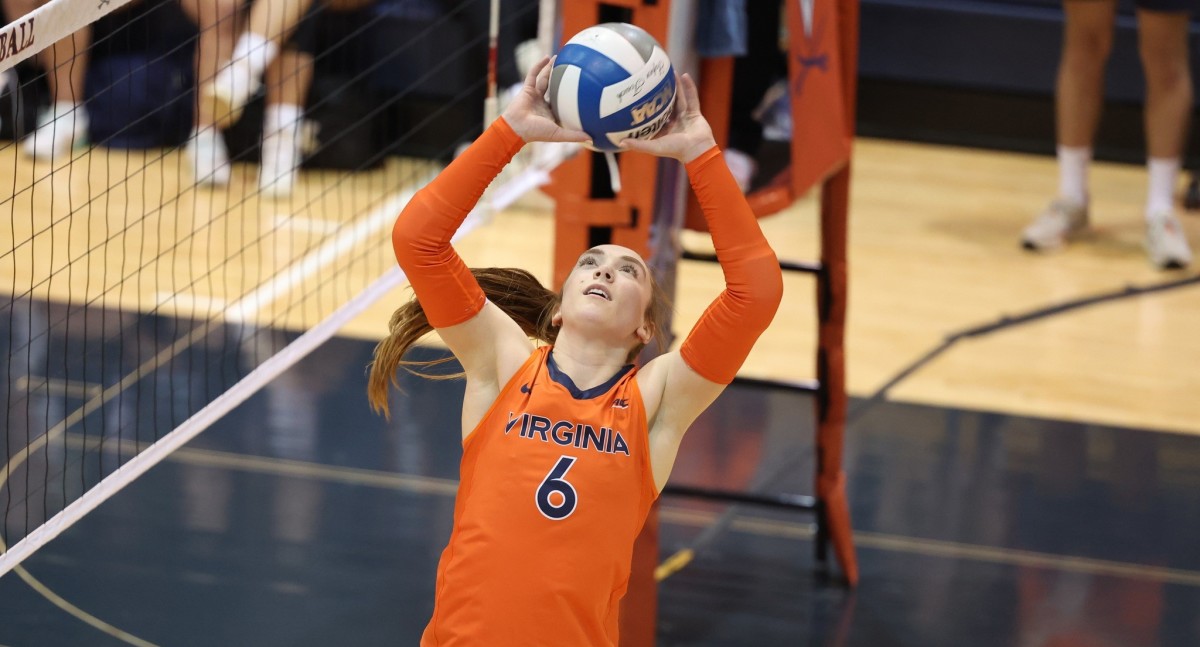 Virginia volleyball setter Gabby Easton sets the ball during UVA's game against Pittsburgh.