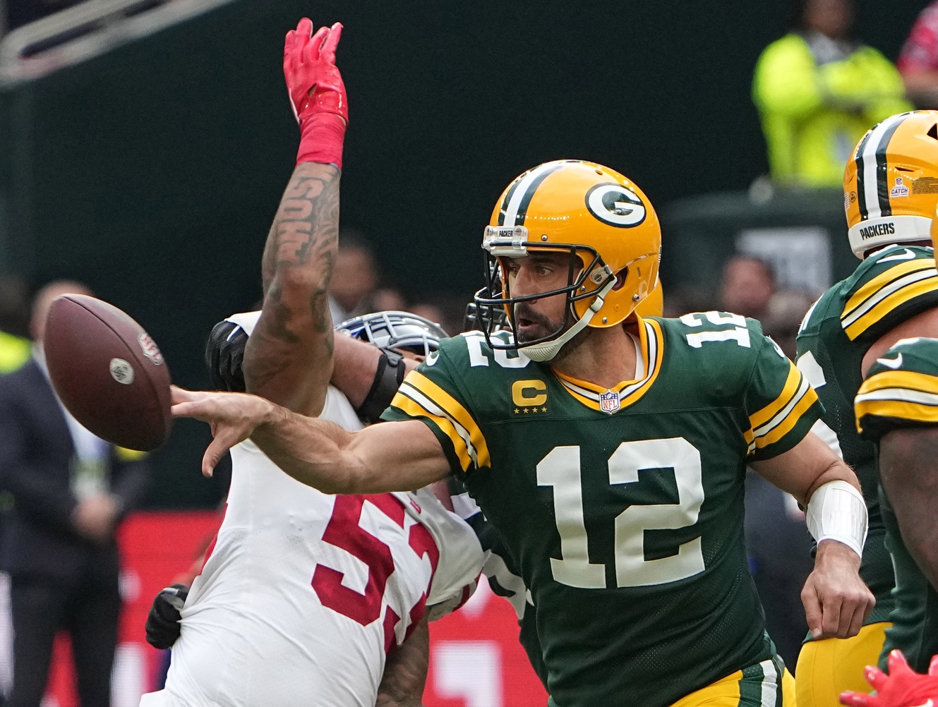 Did Loss to Giants Suggest Aaron Rodgers Is Slipping or Adjusting