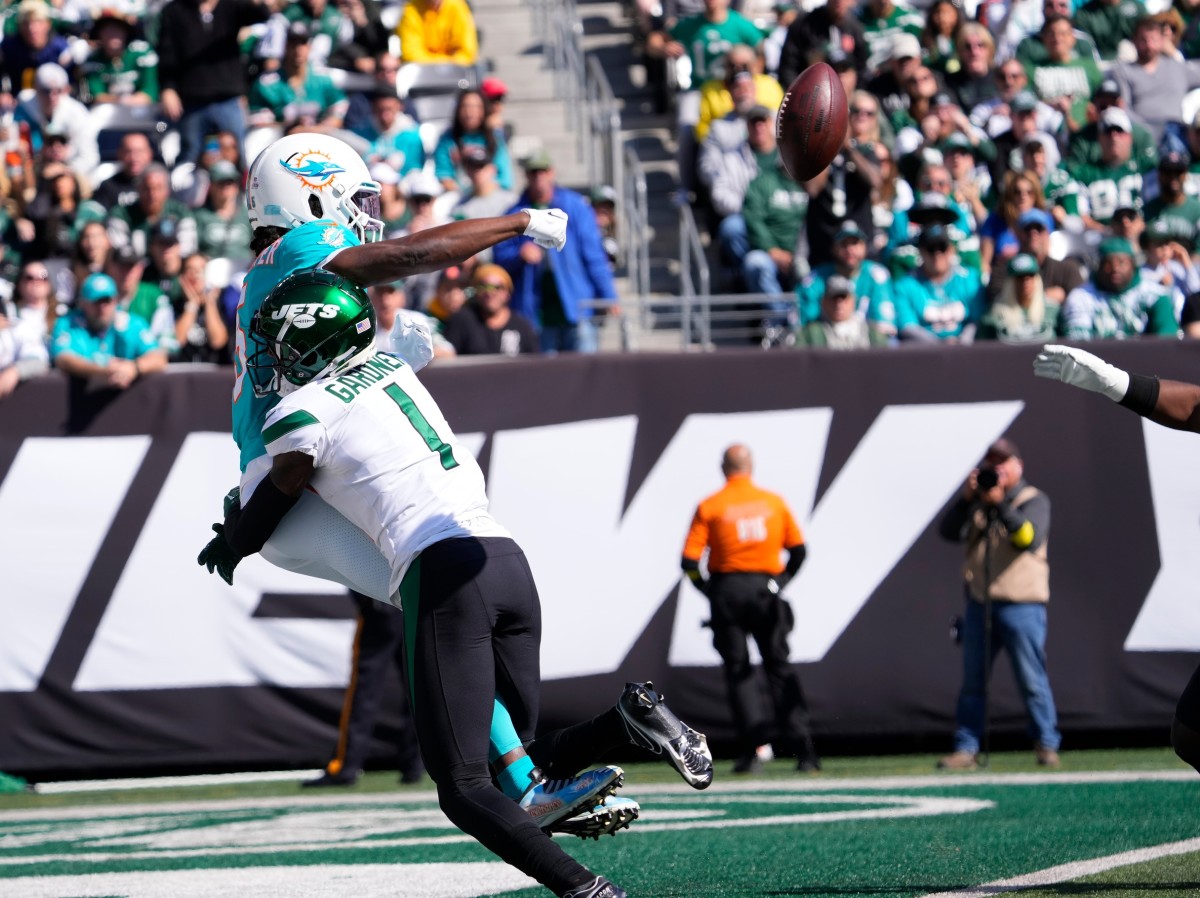 Miami Dolphins Quarterback Situation a Mystery for Week 6