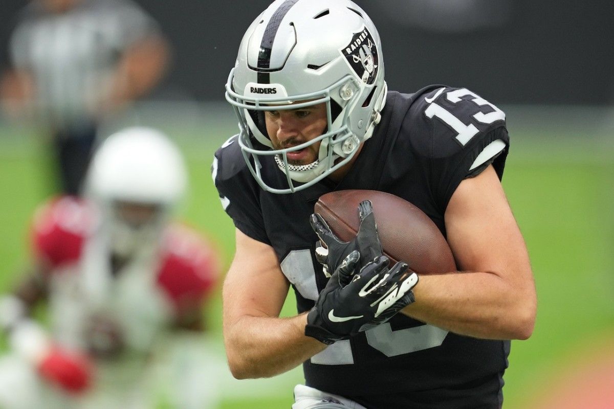 Raiders Expect to Have Hunter Renfrow in MNF Showdown Against Chiefs - Vimarsana News
